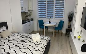 Monica Studio